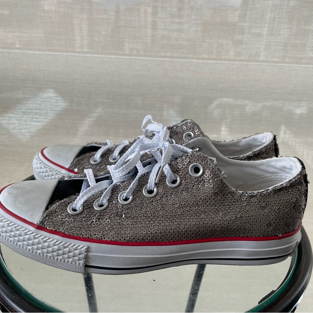 Super fun like new Bass30 silver sequin sneakers. Goes with everything! Size 37.